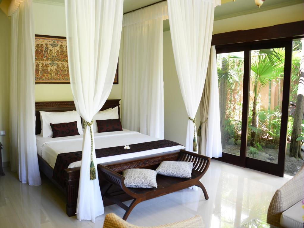 Superior One-Bedroom Pool Villa with Airport Transfers